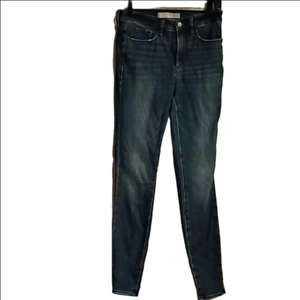 Athleta Indigo Skinny Jeans, Size 4 Tall. Sculptek Material For Comfort.